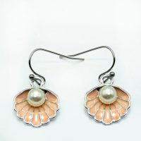 PINK CLAM W/ PEARL EARRINGS