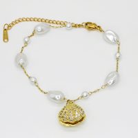 STAINLESS STEEL GOLD CLAM W/ PEARL BRACELET