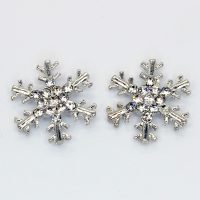 SPARKLE SNOWFLAKE STUDS