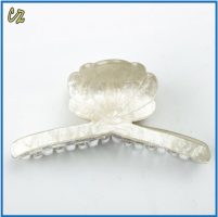 WHITE SHELL LONG  HAIRCLIP