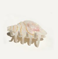 WHITE AND GOLD SHELL SHAPED HAIRCLIP
