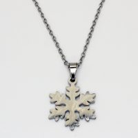 SILVER SNOW FLAKE NECKLACE