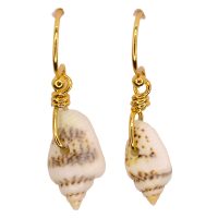 E1900 SPECKLED SEA SHELL EARRINGS